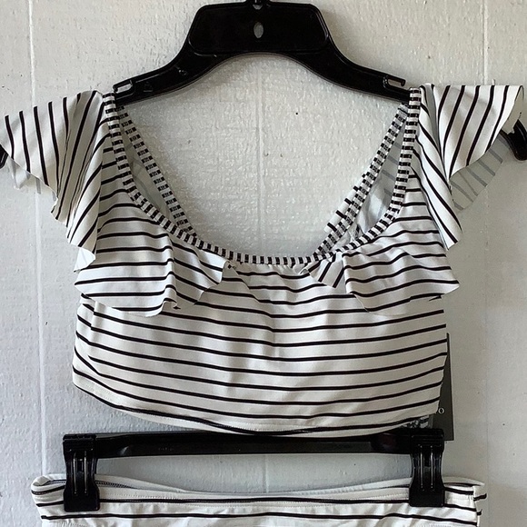 Vince Camuto Stripe Black/White 2 Piece Set Swimwear Size S/CH/P - Picture 3 of 10